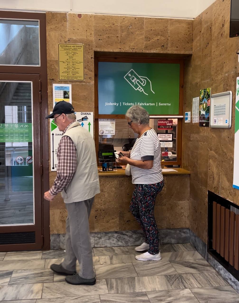 Lanovka na Dianu Karlovy Vary – cena, historie, jak najít