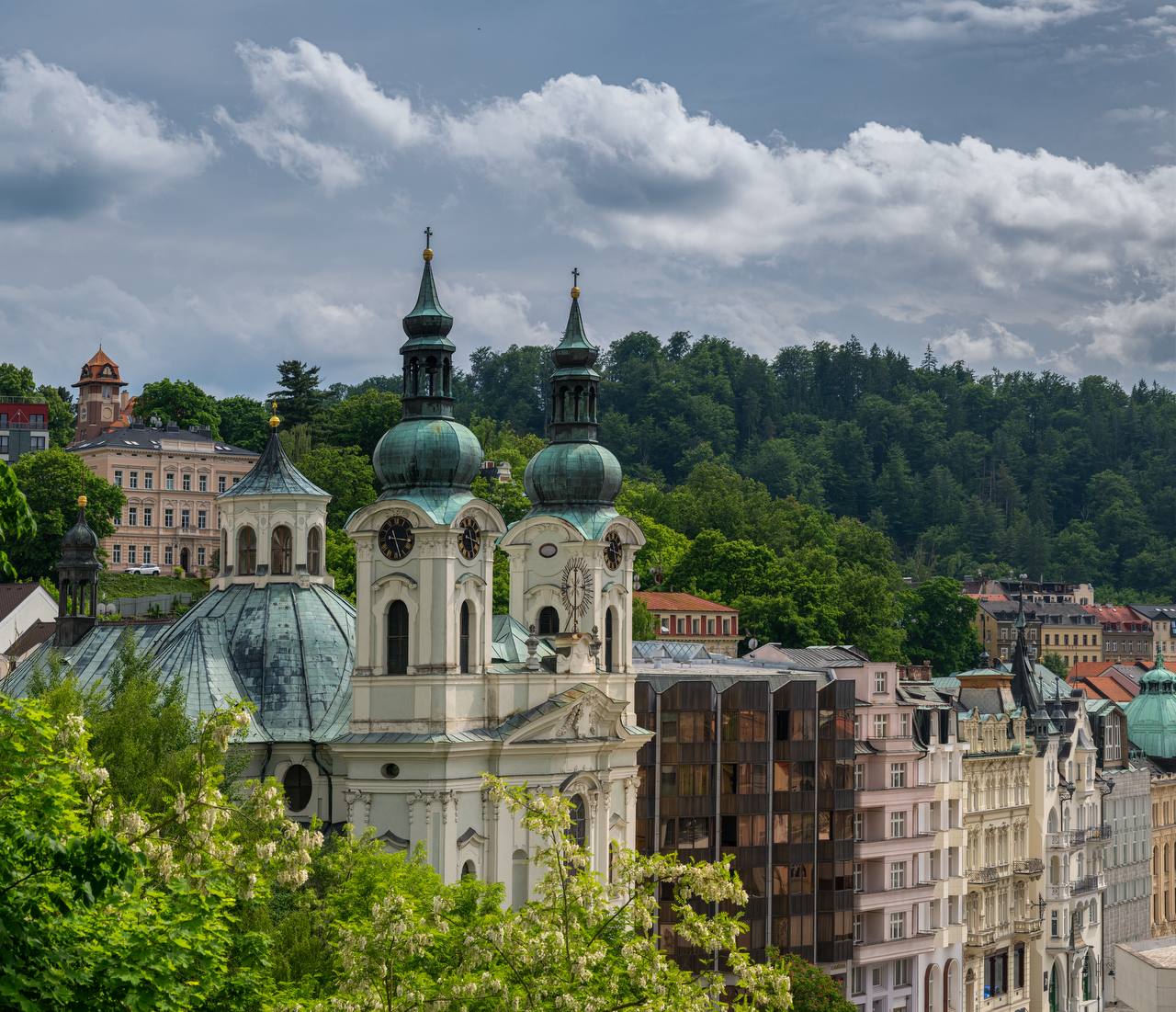 What to Do in Karlovy Vary in the Evening: 5 Best Ideas