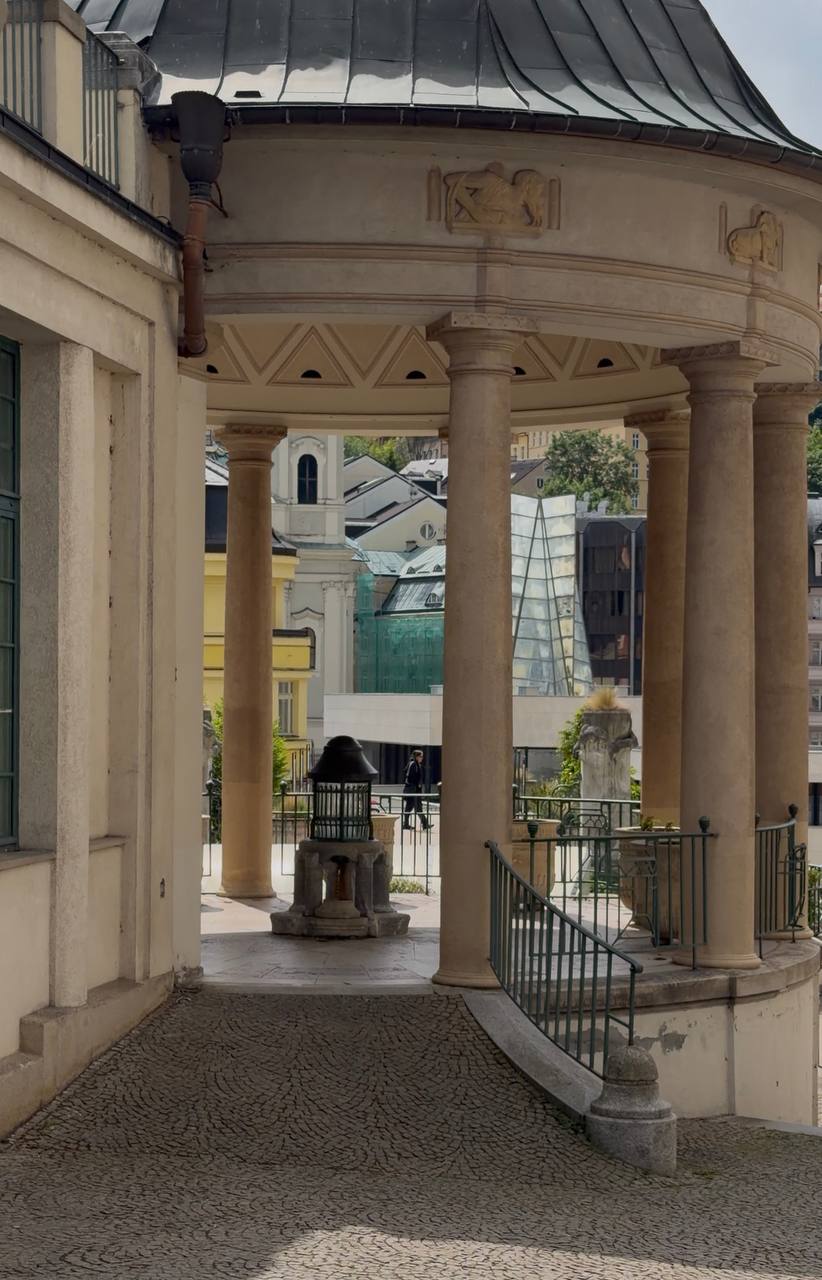 All 13 Springs of Karlovy Vary: Complete Guide with Temperatures, Composition